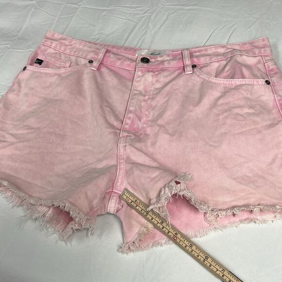 KanCan Pink Shorts Denim Raw Frayed Hem Pockets Womens Size XL Faded Barbiecore - Picture 5 of 10